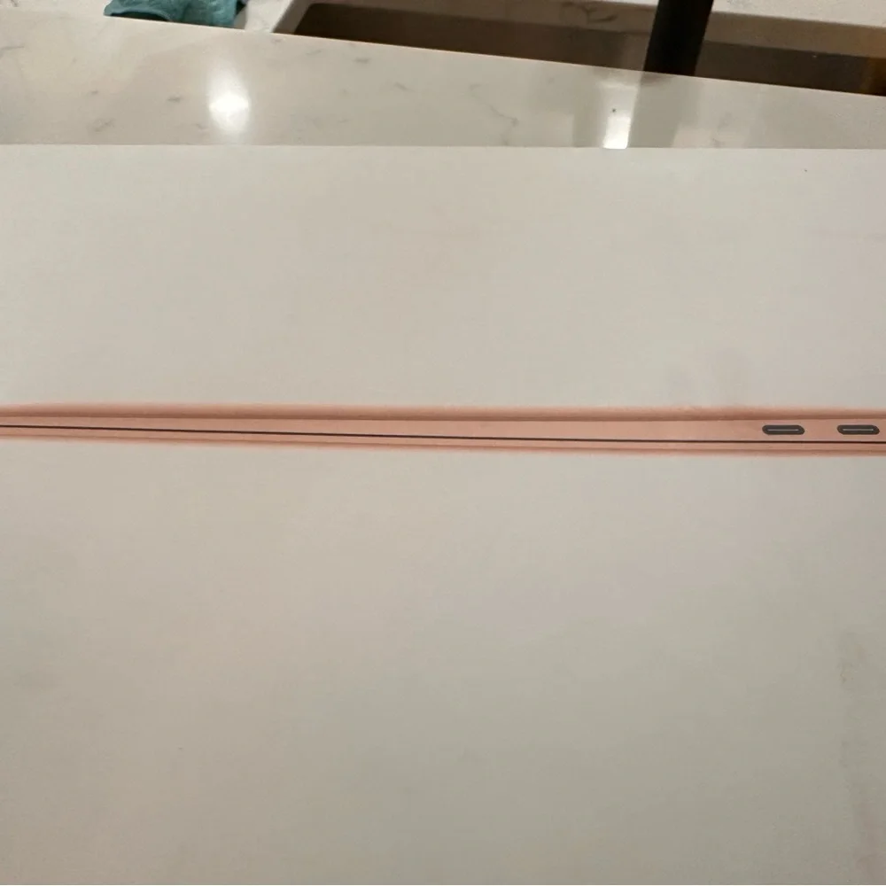 MacBook Air gold 13 inch screen